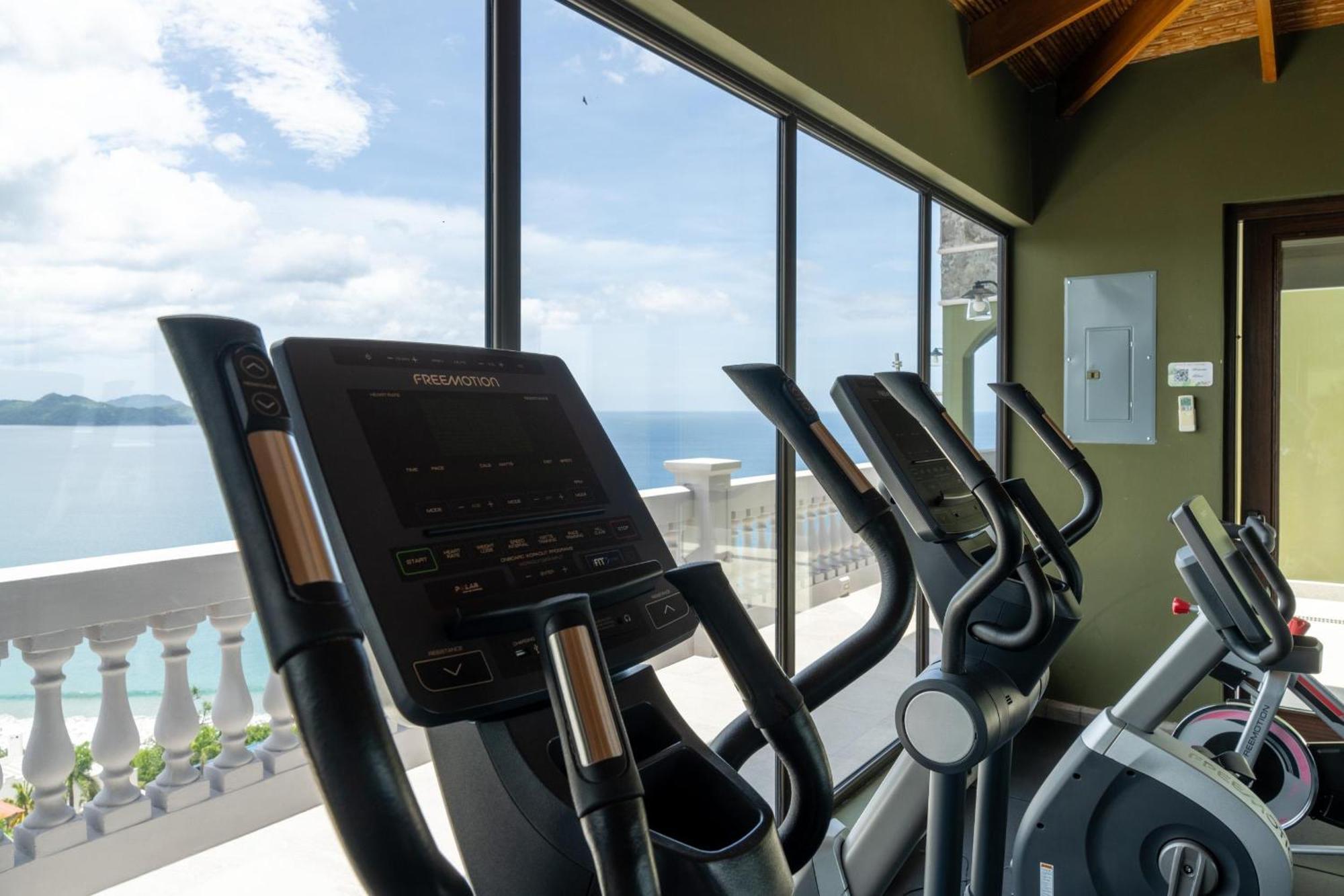 360 Splendor 405-ocean View Condo-breakfast Included!