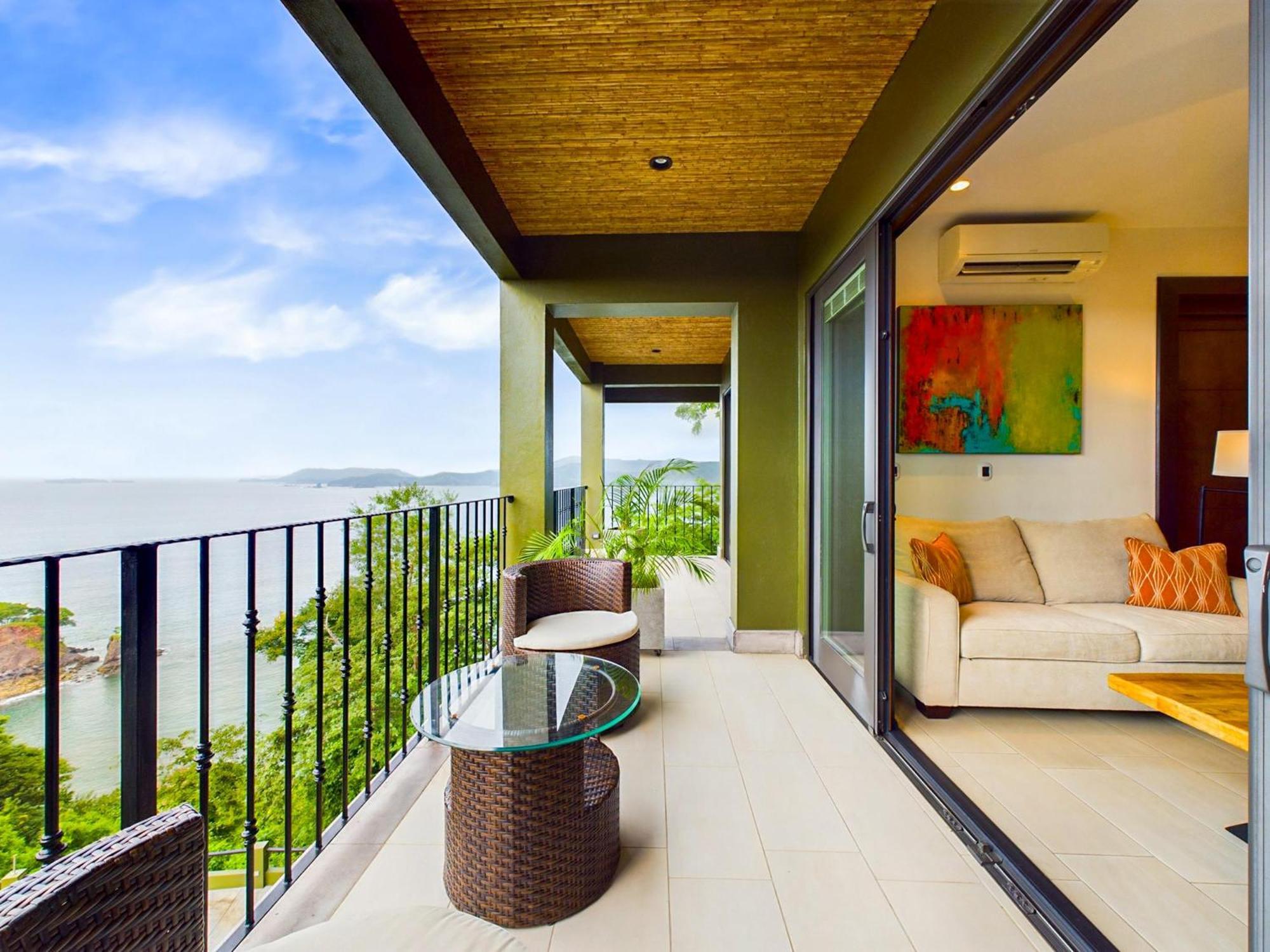 360 Splendor 405-ocean View Condo-breakfast Included! Apartment