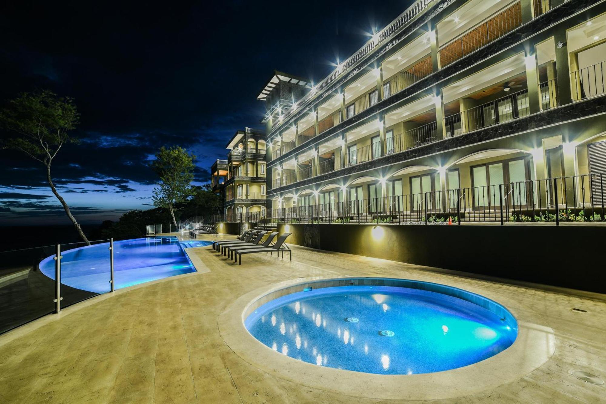 360 Splendor 405-ocean View Condo-breakfast Included! *