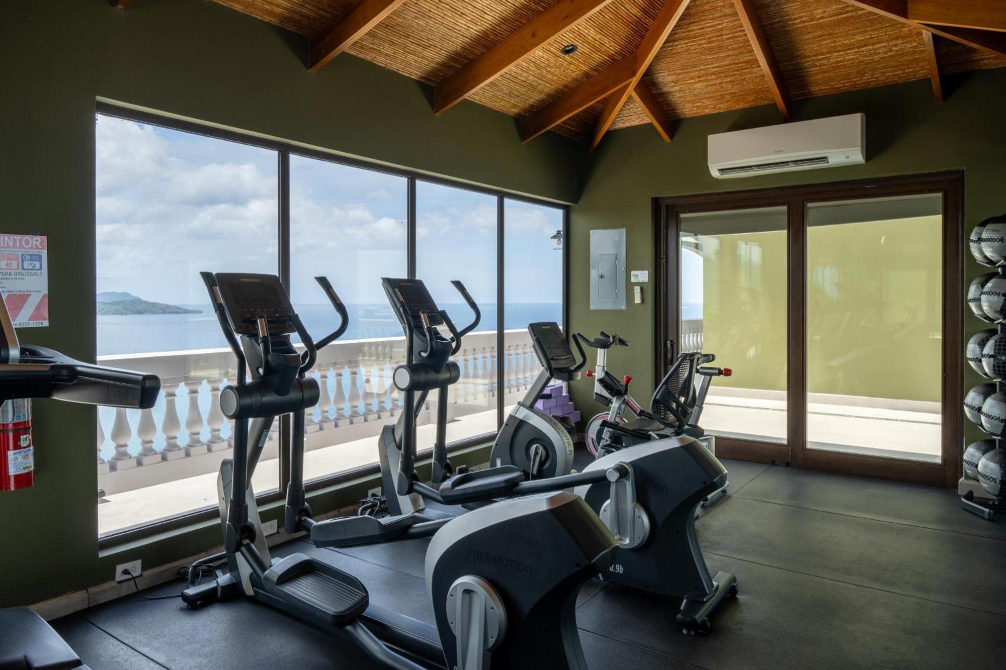 360 Splendor 405-ocean View Condo-breakfast Included! Apartment