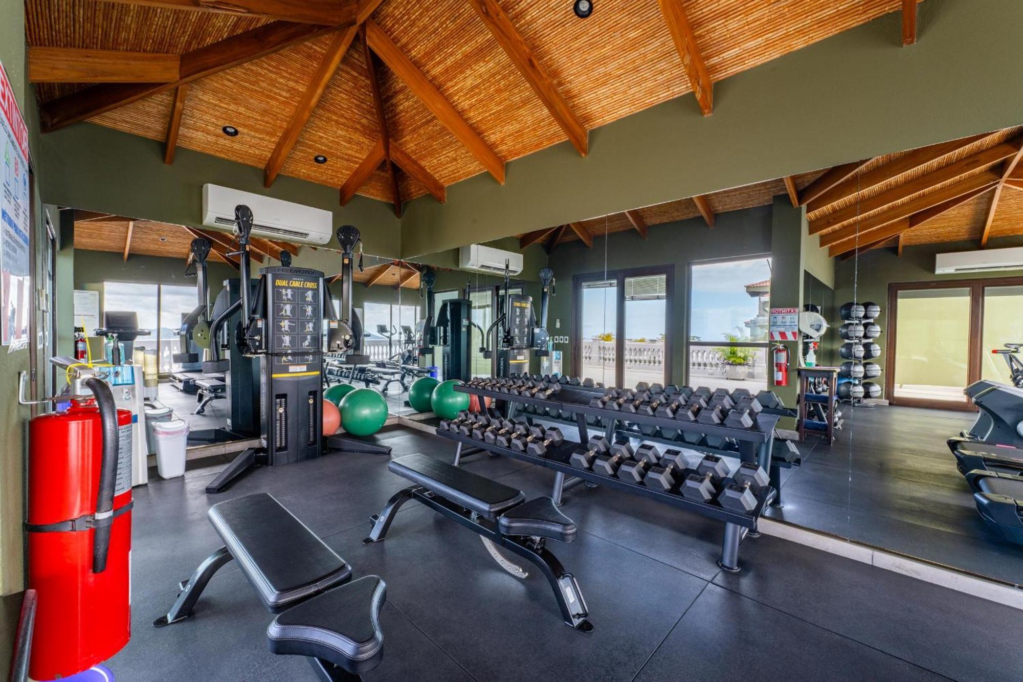 360 Splendor 207b-ocean View Condo-breakfast Included!