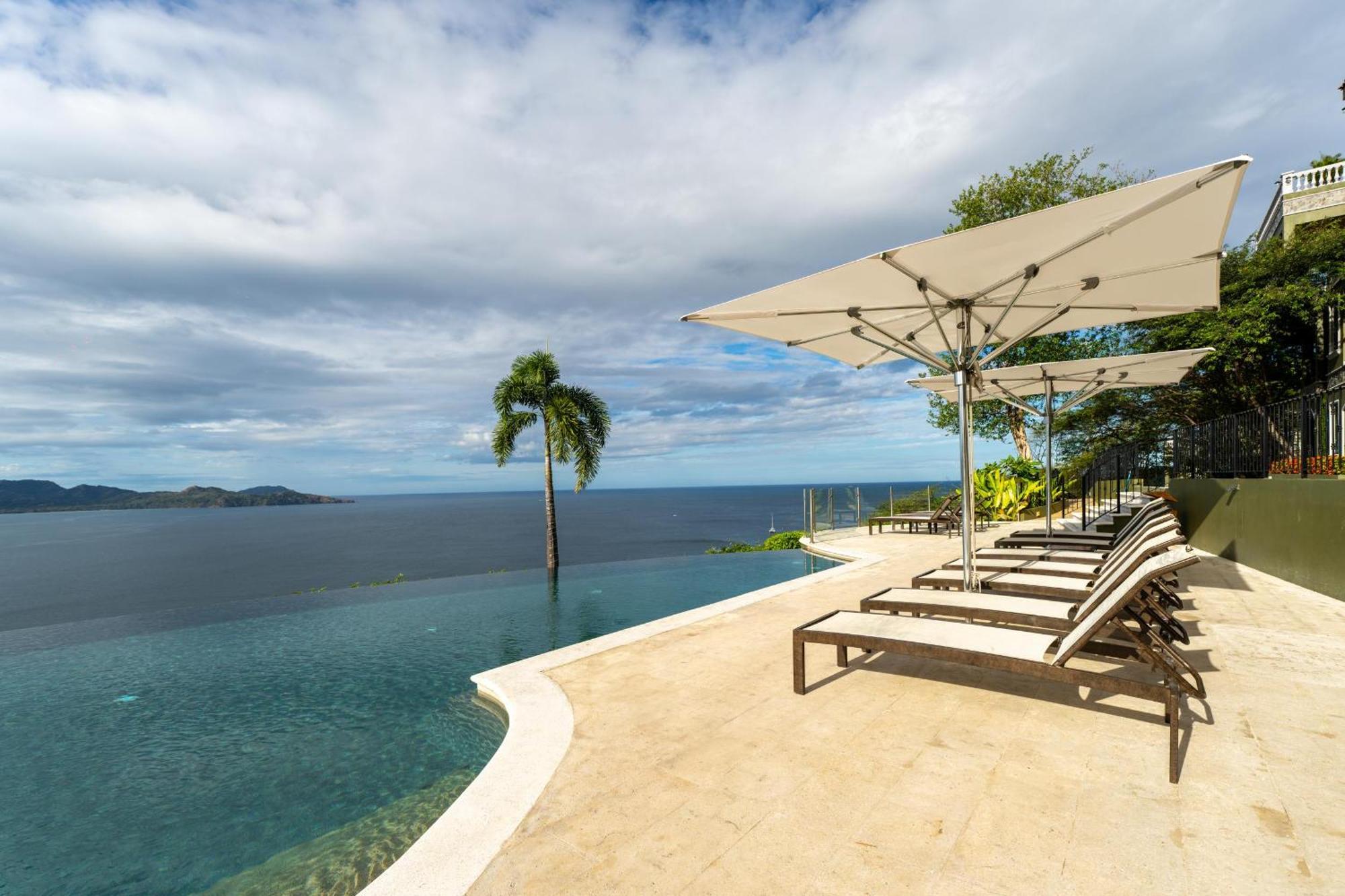 Apartment 360 Splendor 207b-ocean View Condo-breakfast Included!